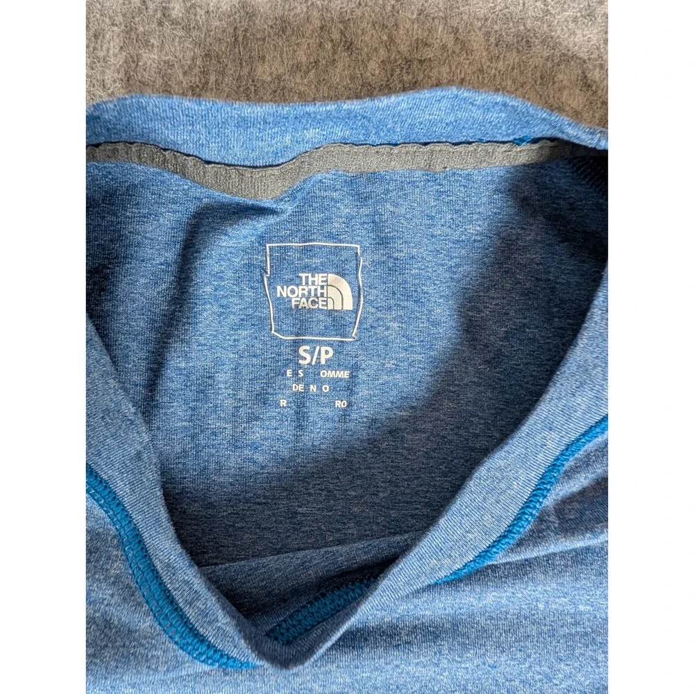 The North Face Men's Blue Heathered Short Sleeve Athletic T-Shirt Size S‎